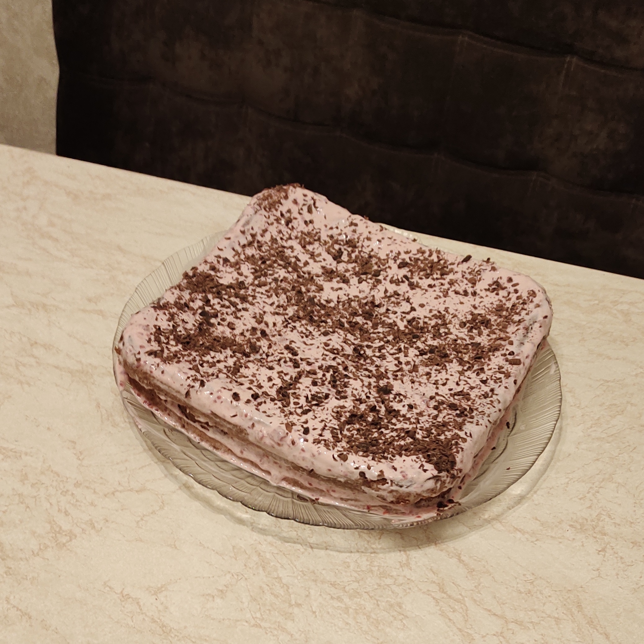 Бисквитный пирог с вареньем