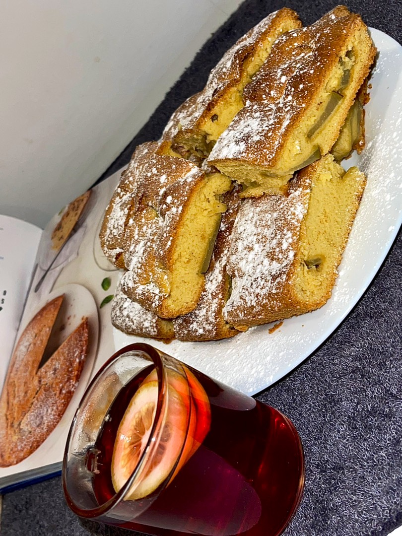Шарлотка с грушами 🥧