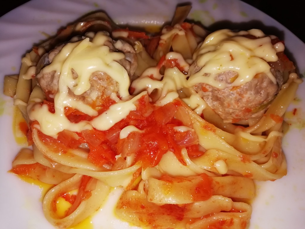 Гнёзда с фаршем под сыром
