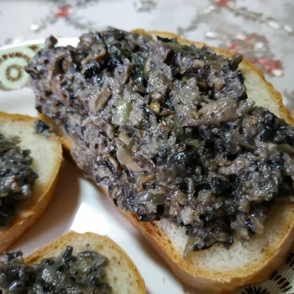 Бутерброды с грибной пастой