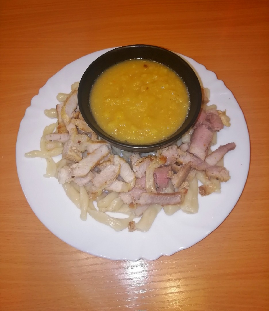 Галушки с мясом и картофельным соусом
