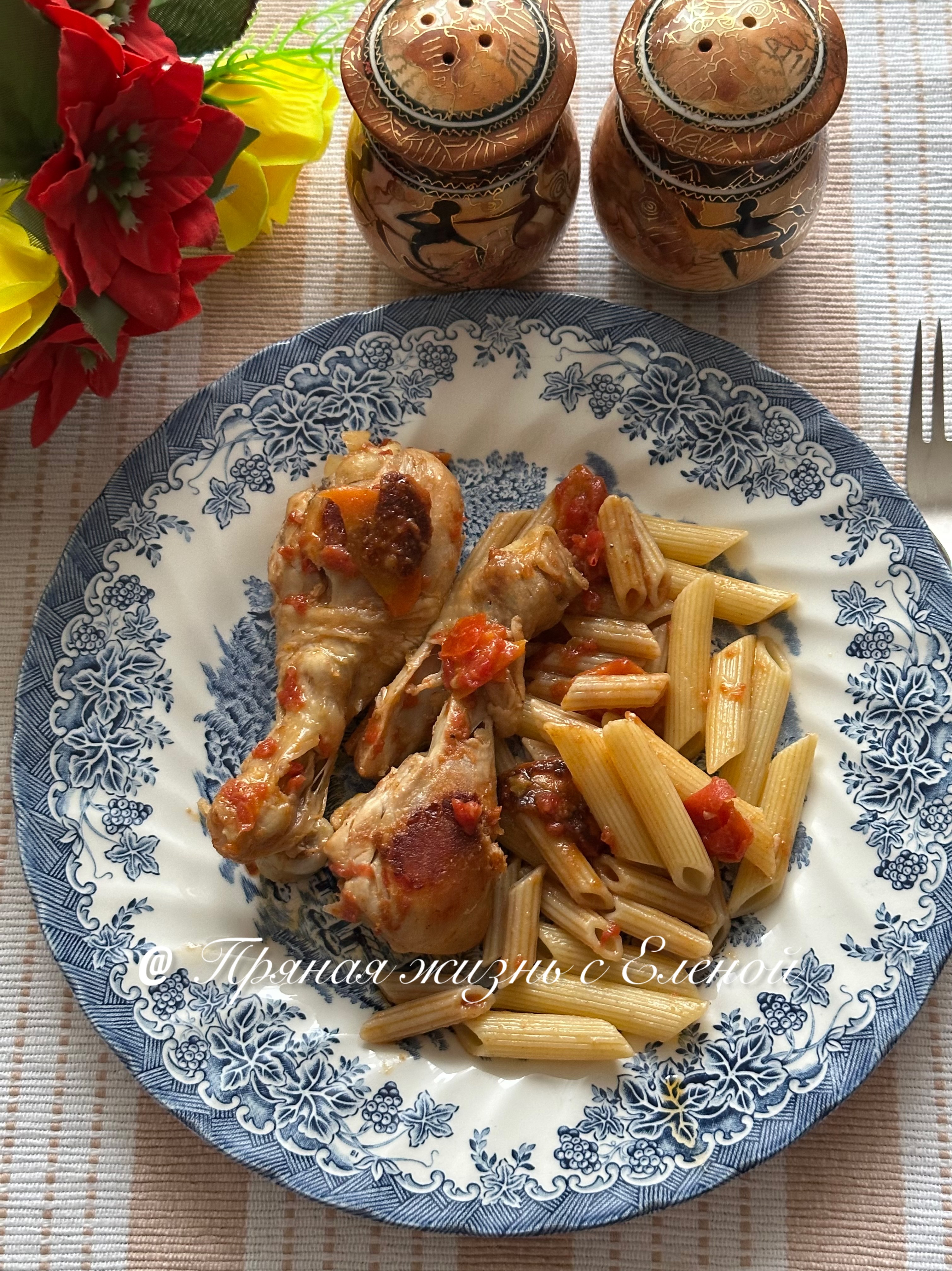 Куриные ножки в томате на сковороде