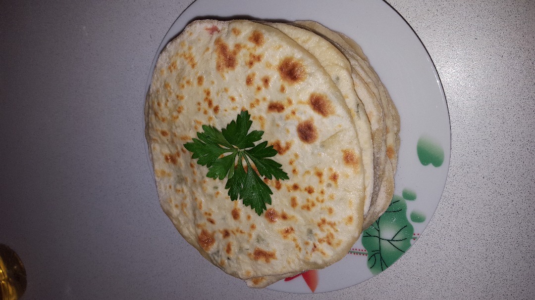 Лепешки "Чуду" с сыром и зеленью