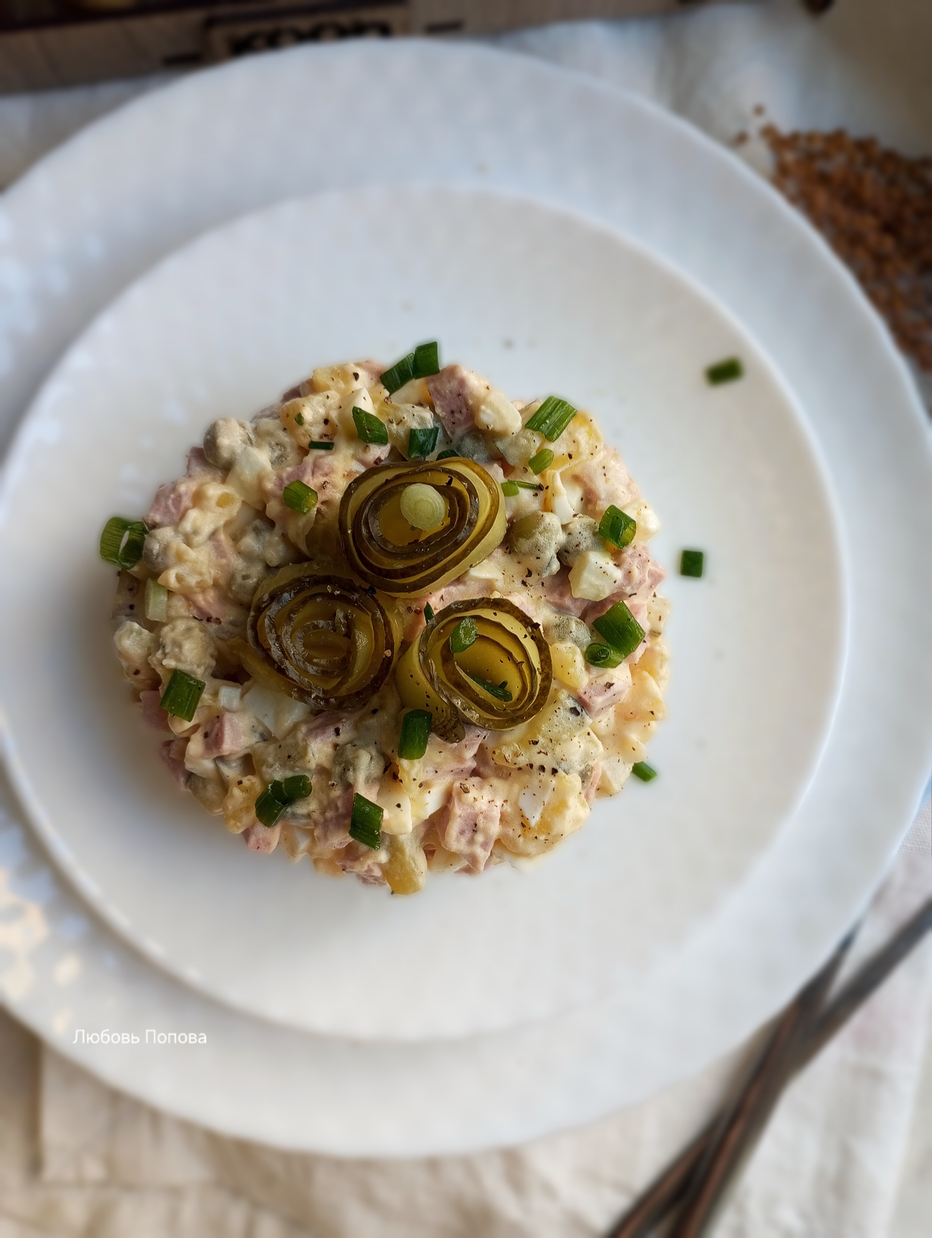 Оливье с варёной колбасой