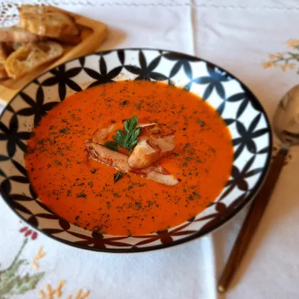 Фейерверк цвета и вкуса: томатный суп с болгарским перцем