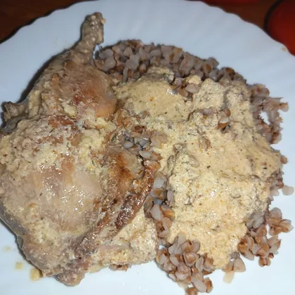 Кролик (курица) в сметанно-сливочном соусе