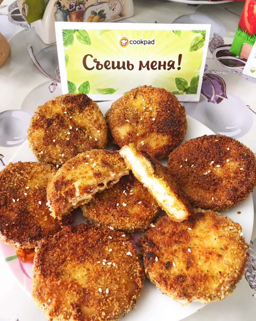 Колбасный сыр в панировке 😋