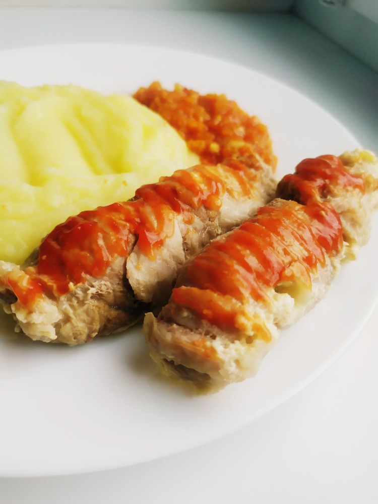 Мясные рулетики с сыром и грибами
