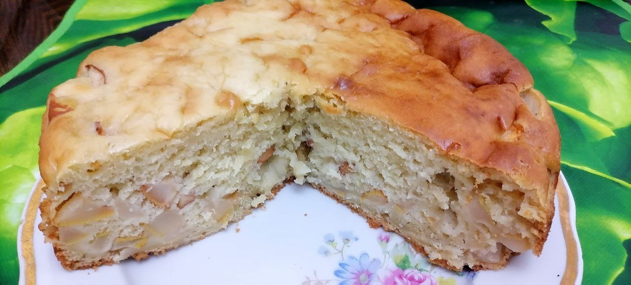 Шарлотка на кефире