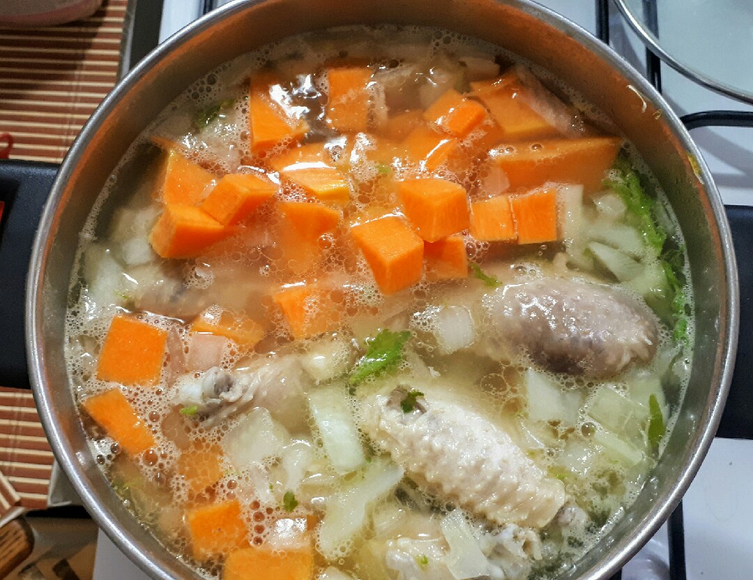 Суп осенний с тыквой и курицей