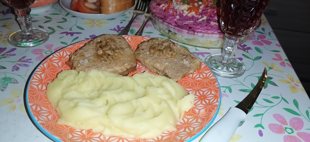 Мясо в духовке новогоднее