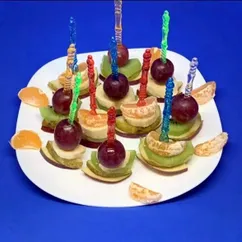 Канапе из фруктов