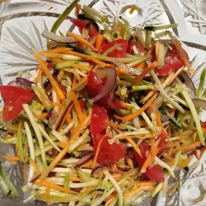 Овощной салат с кабачком🥒🥕🍅