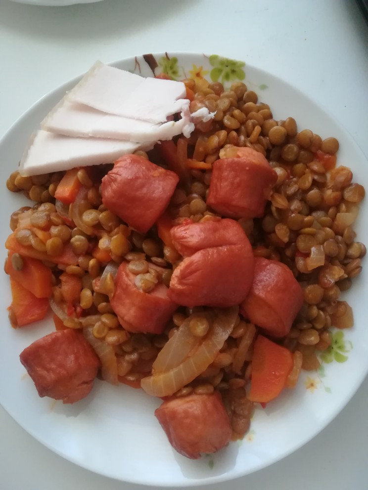 Чечевица с сосисками😋
