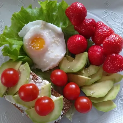 Яйцо пашот с фруктами и овощами 😋