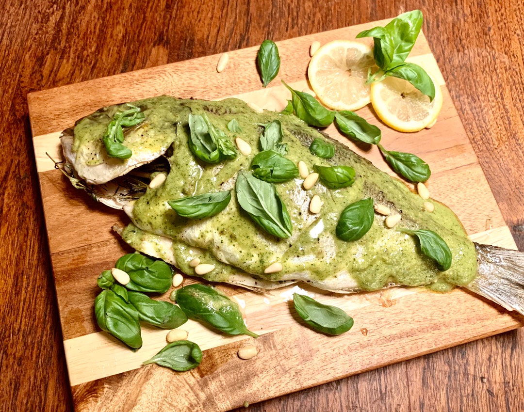 Дорадо с цитрусовым соусом песто