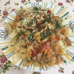 Ракушки с мясным соусом