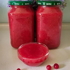 Красная смородина на зиму с сахаром