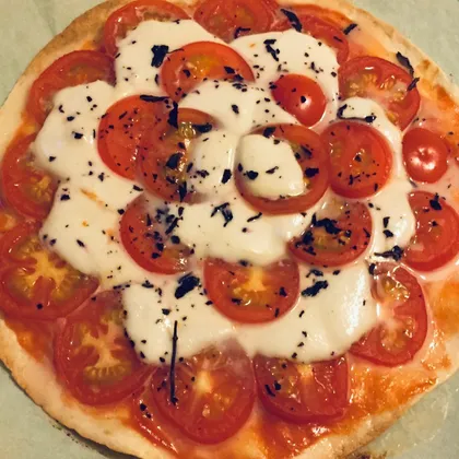 Пицца с томатами и сыром Mozzarella 🍕