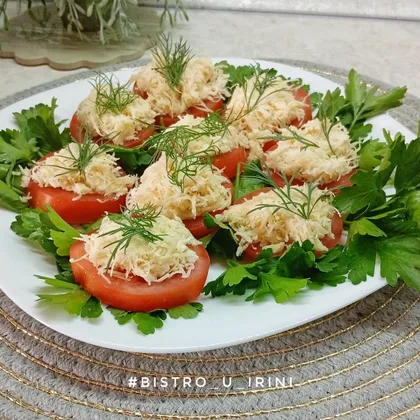 Помидоры с сыром и чесноком и майонезом