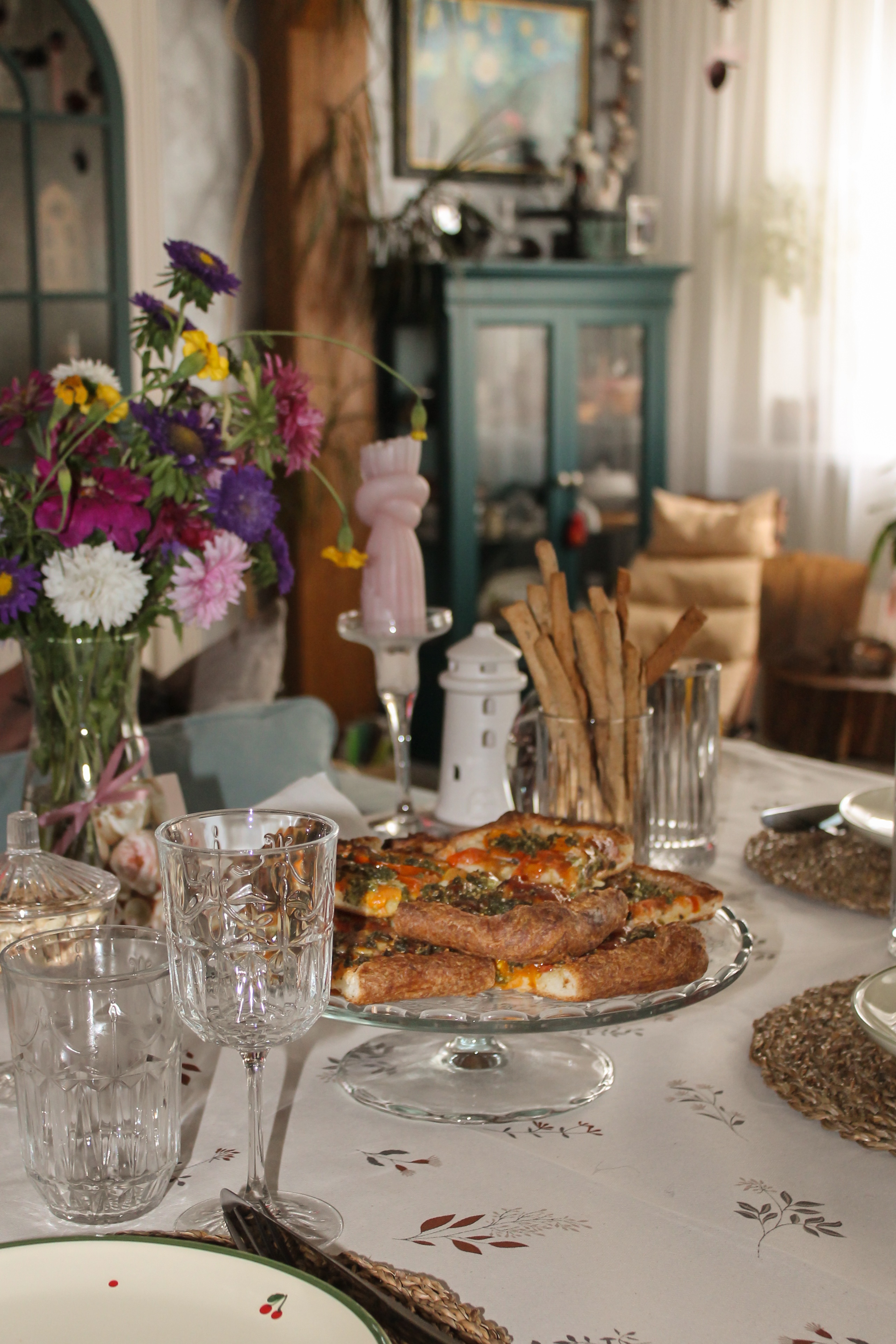 Пирог с томатами и пармезановой крошкой 