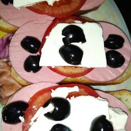 Греческие бутерброды "божья коровка"