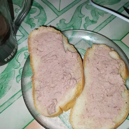 Бутерброды с паштетом