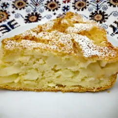 Шарлотка яблочная с манкой