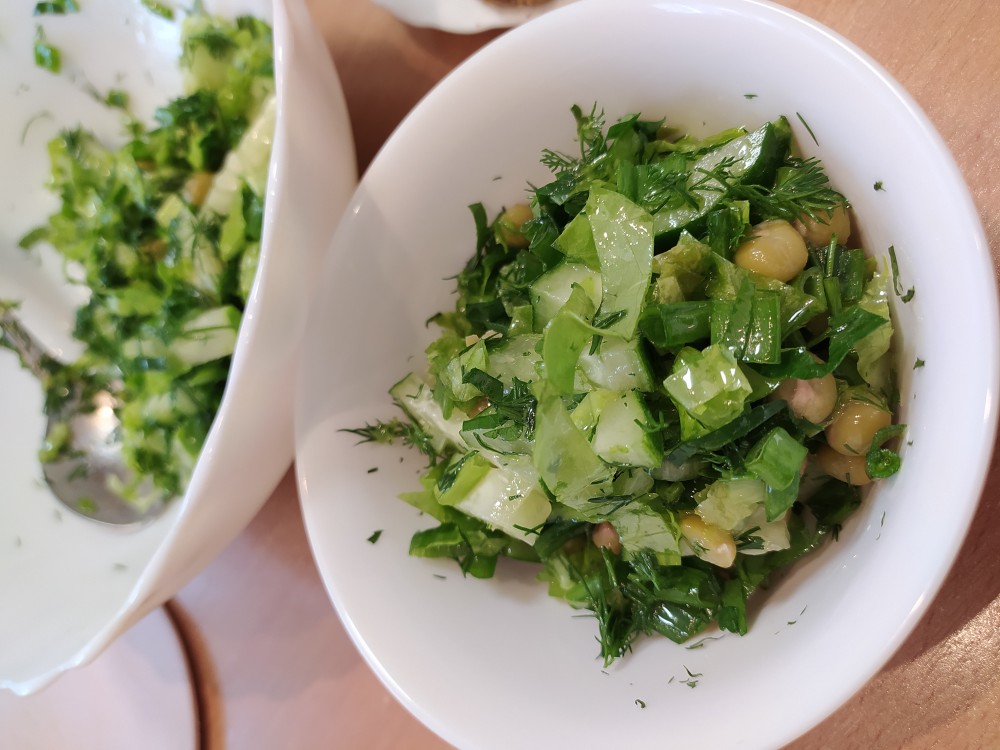 Салат с курицей, горошком и огурцом — рецепт с фото пошагово