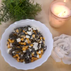Салат с морской капустой и кукурузой