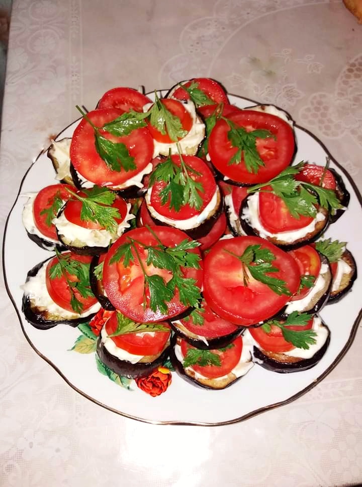 Баклажаны с помидорами и чесноком на сковороде, пошаговый рецепт с фото