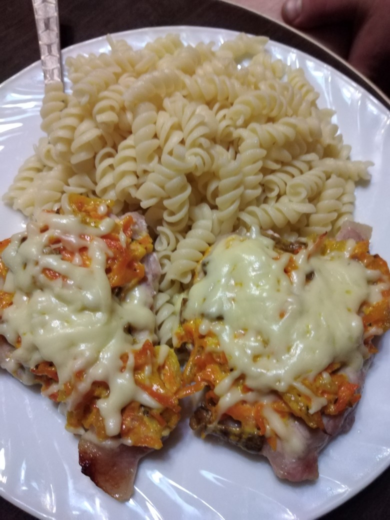 Маринованная свинина под шубой