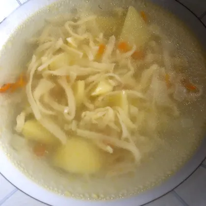 Суп с домашней лапшой на курином мясе