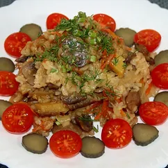 Постный рис с грибами и овощами