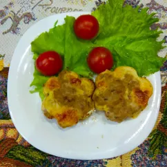 Мясные кексы с сырно-яичной начинкой