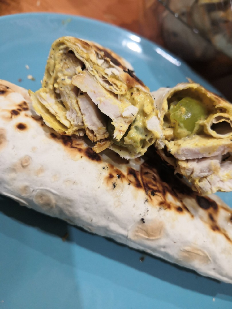 Рулетики из курицы с виноградом
