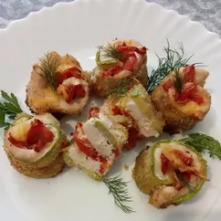 Кабачковые рулетики с куриным филе