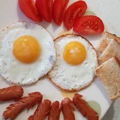 Классическая глазунья на завтрак.🍳🍳🍳