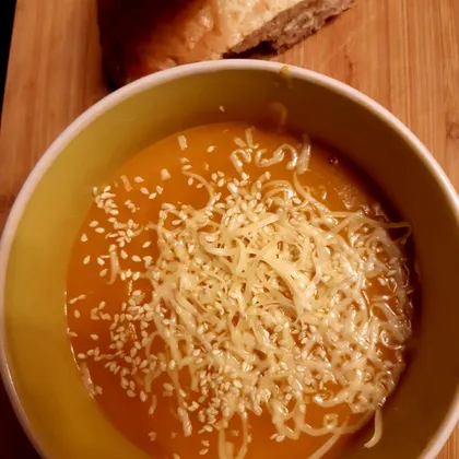 Суп-пюре из тыквы на курином бульоне в мультиварке