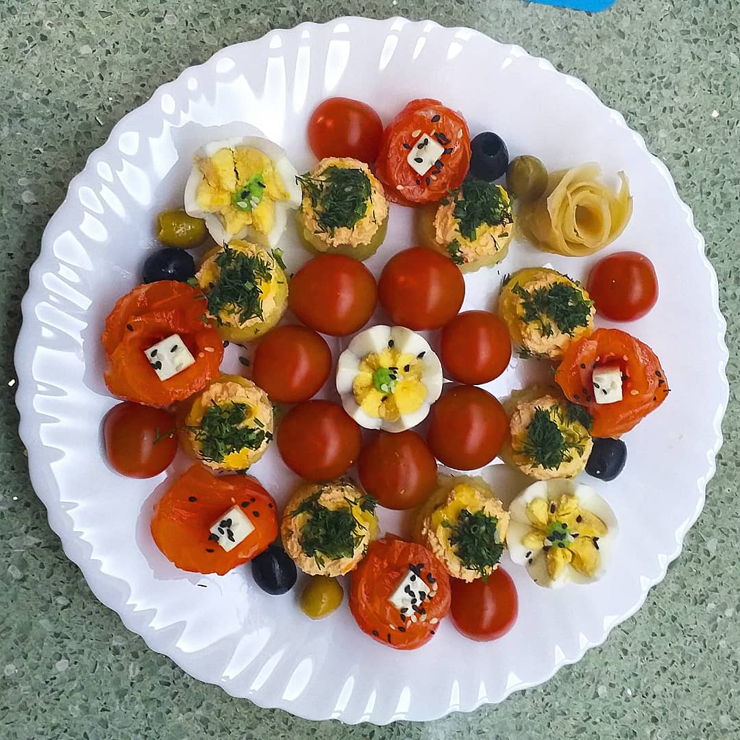 Идея праздничной закуски🍅🥗🍽