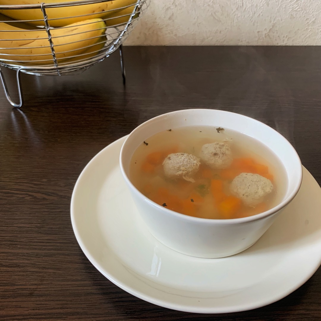 Суперлегкий диетический суп с фрикадельками из индейки и отрубей
