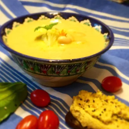 Сливочный суп с фасолью и цветной капустой