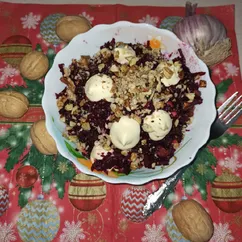 Свекольный салат с изюмом, черносливом и 🌰орехами