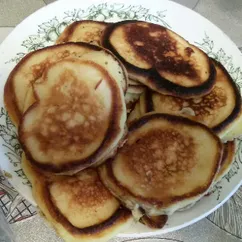 Оладьи с начинкой (сыром и вареньем-черешня)