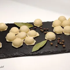 Пельмени с начинкой из смешанного фарша