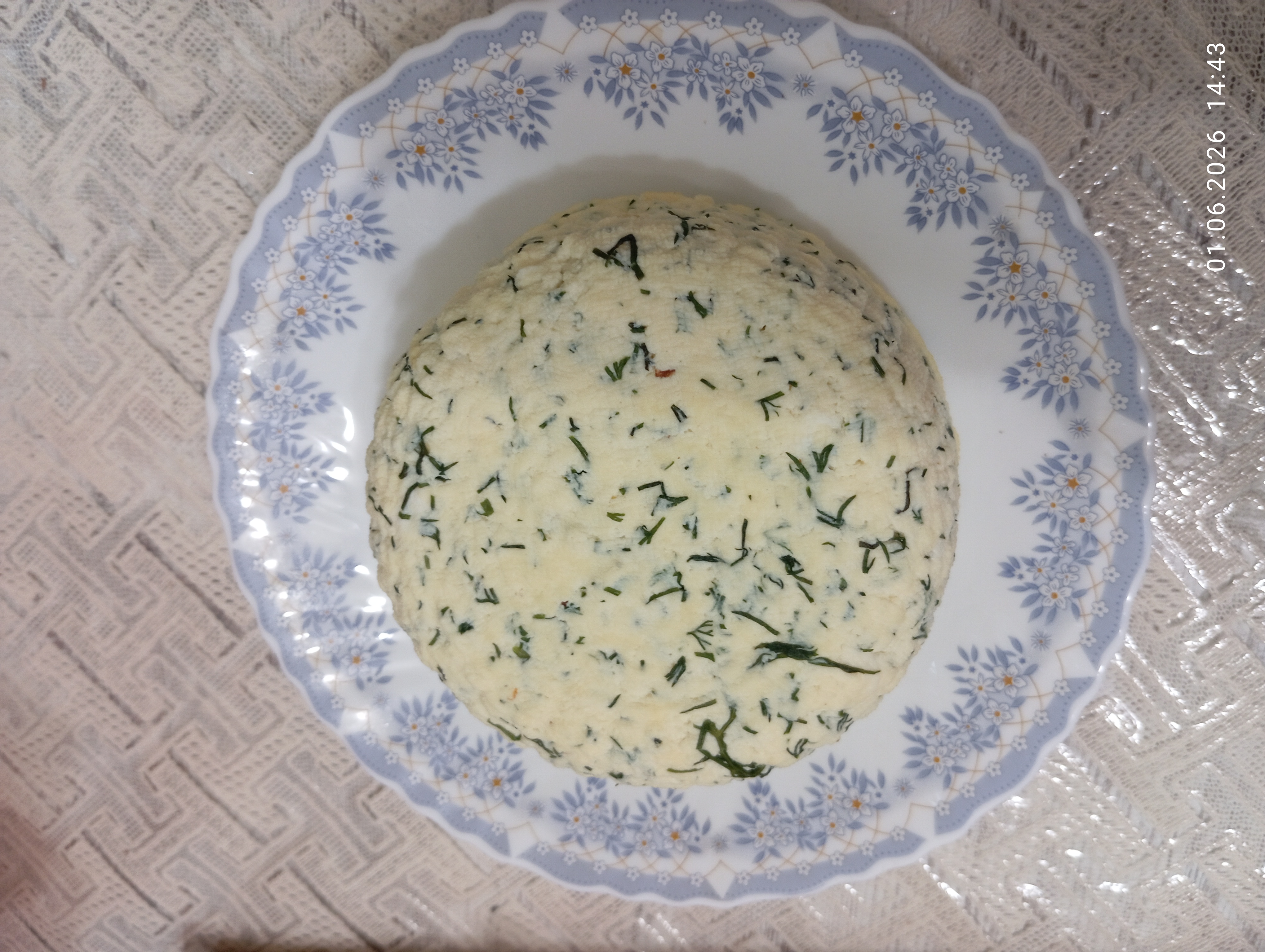 Сыр домашний с зеленью