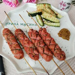 Сосиски в духовке на шпажках
