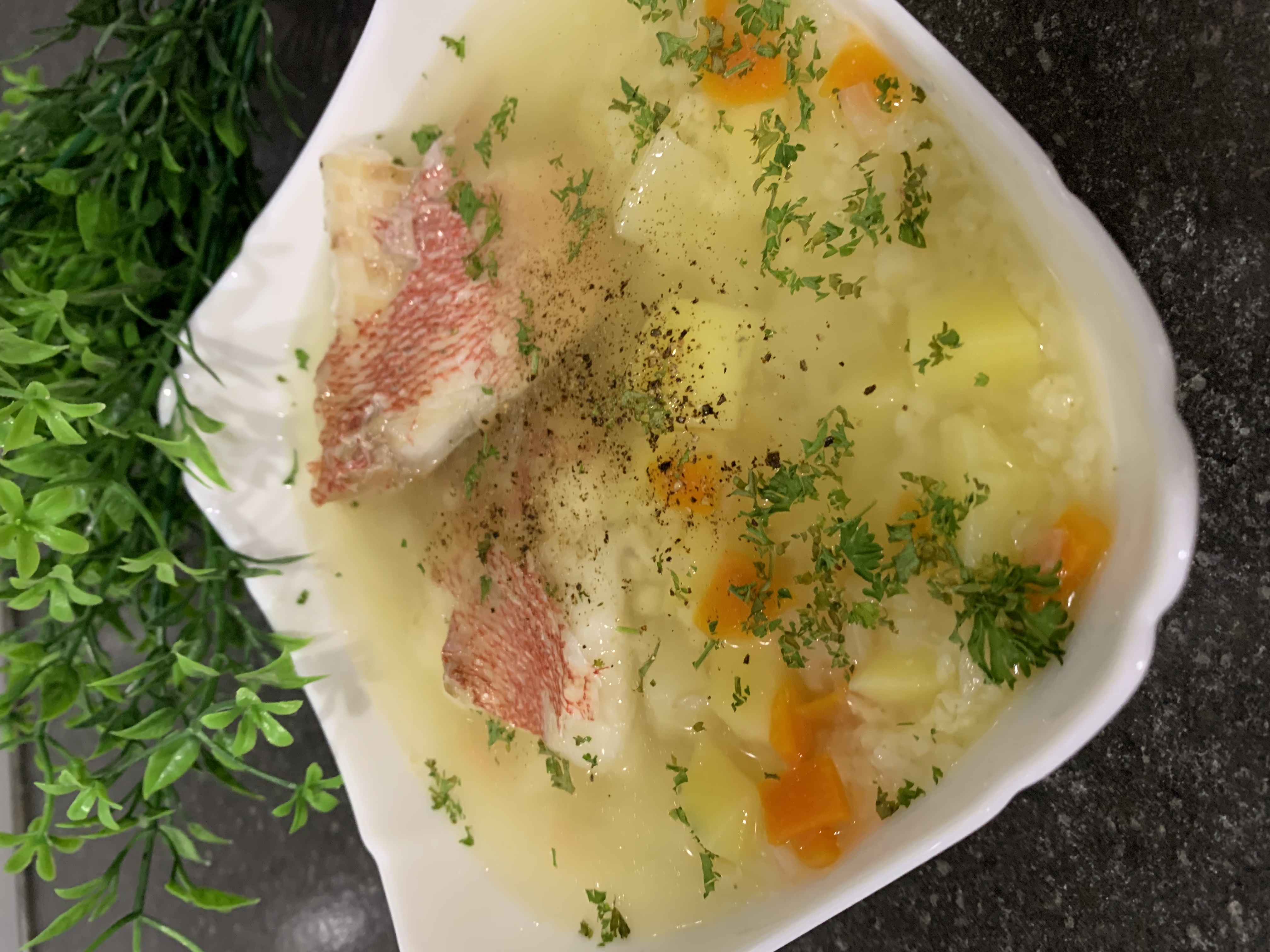 Уха из карасей с пшеном