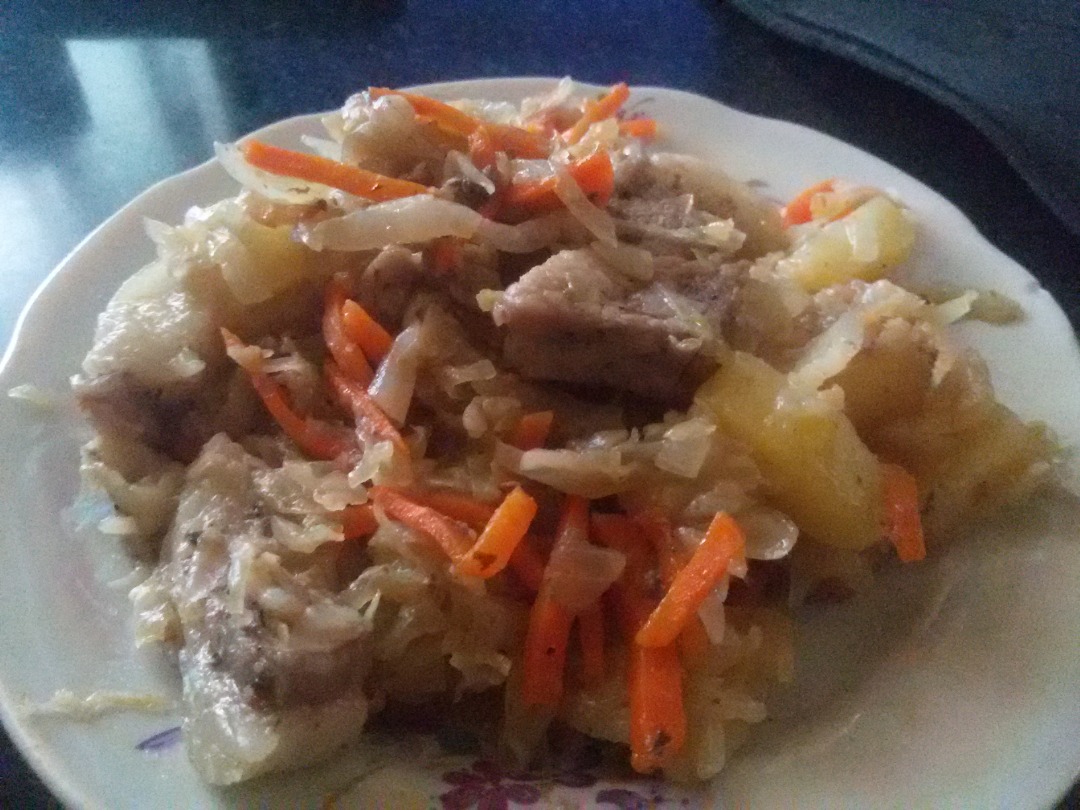 Капуста тушеная с мясом