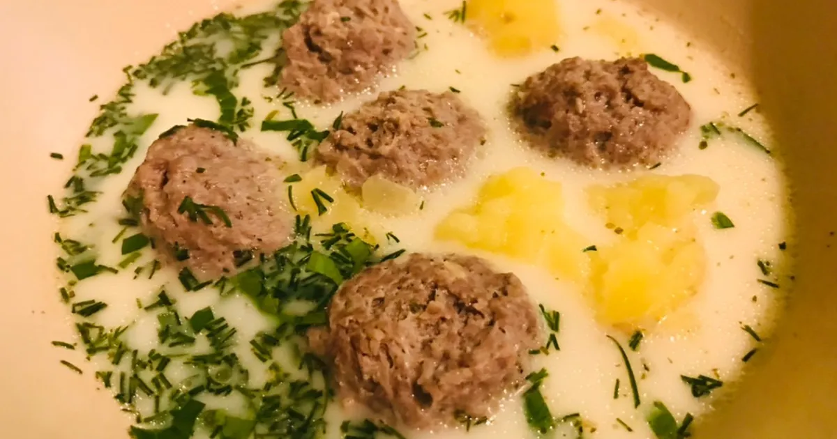Сырный суп с фрикадельками, толченым картофелем на овощном бульоне 🤗 ...